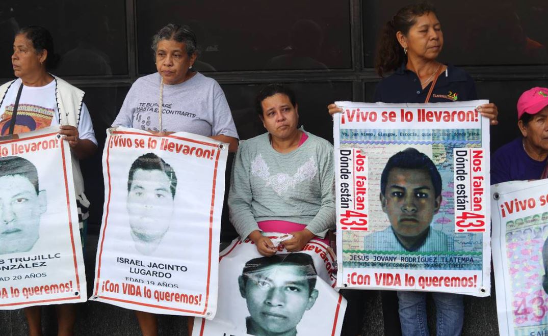 Ayotzinapa 5 Documentales Para Entender El Caso Viva La Farandula